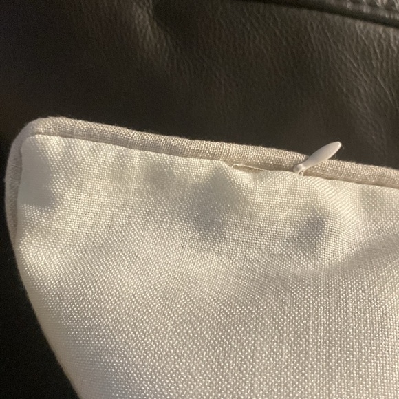 J. QUEEN NEW YORK, LAURELYNN Euro Sham, 26”x 26”, Dry Clean Only, Taupe NWT - Picture 6 of 8